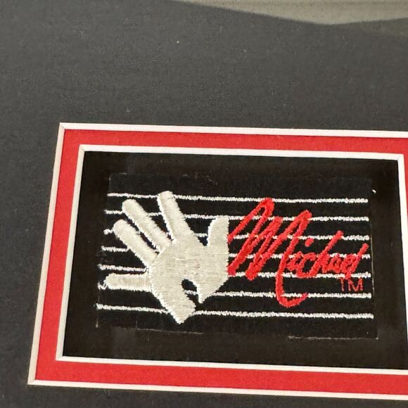 1988 Michael-Jackson Memorabilia Framed 41x29 Shirt And Magazine - Picture 8 of 14